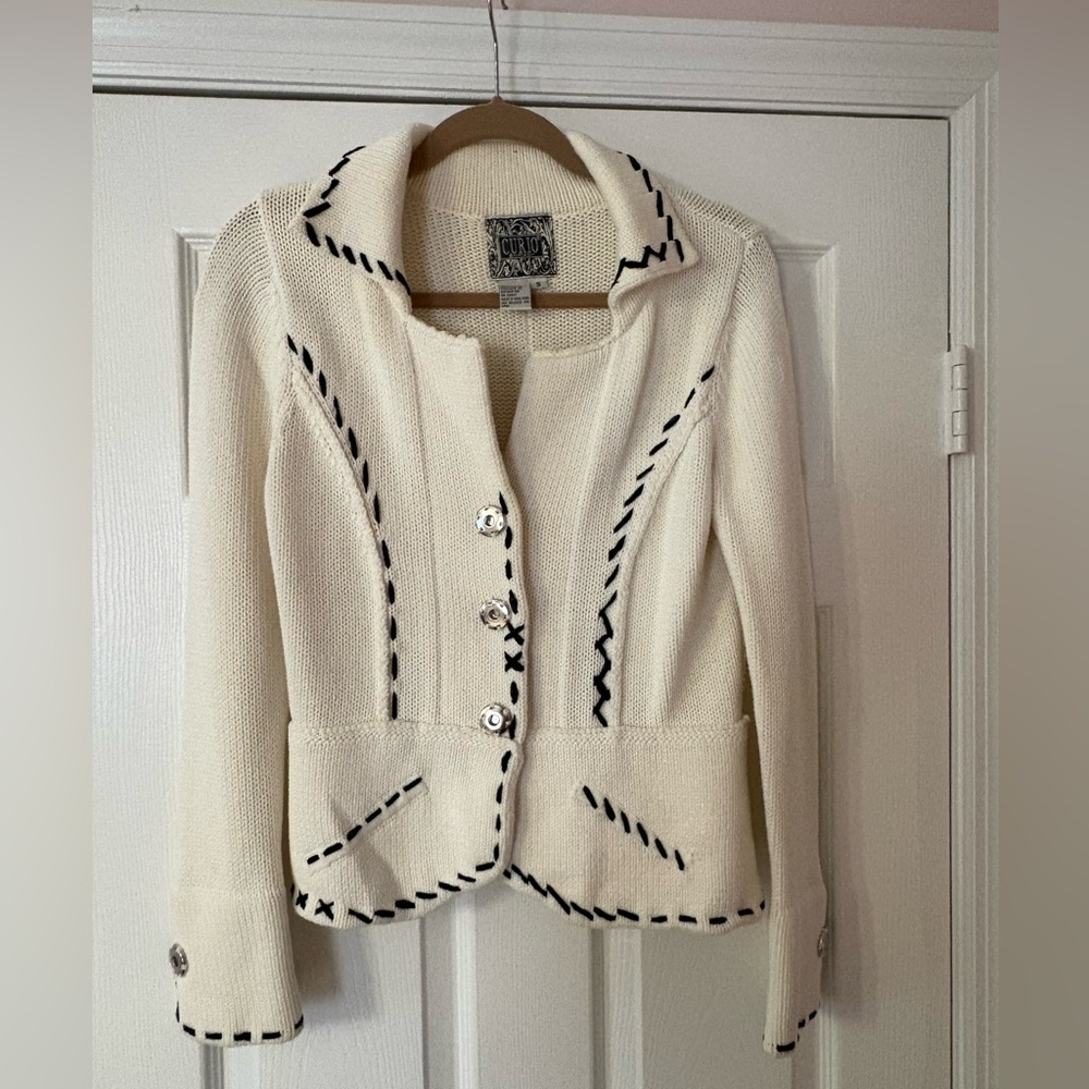 Chic Sweater Jacket with Black Accents
